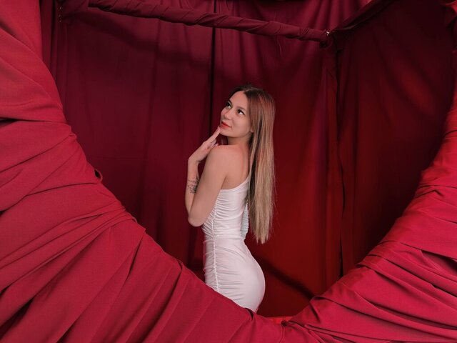 AlikaWon Amateur Masturbating