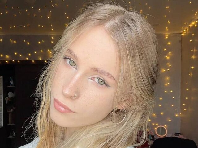 AmilySunray Amateur Masturbating
