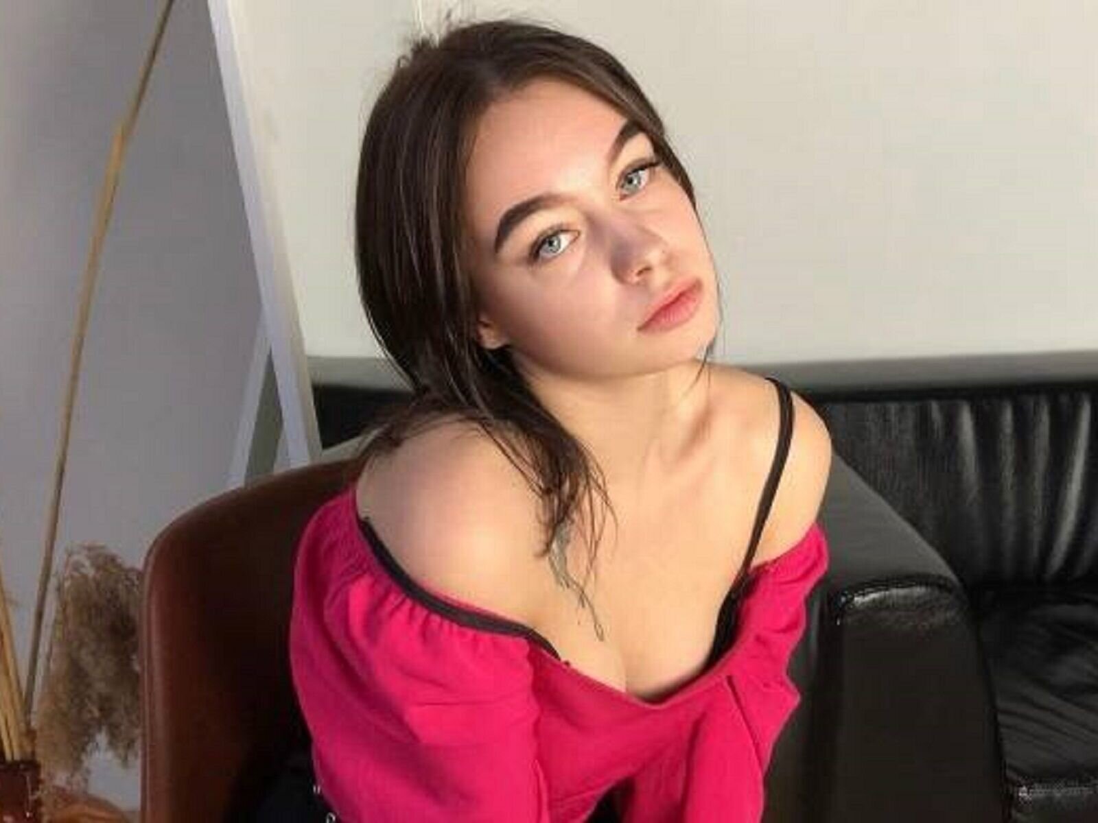 MaeveHughes Amateur Masturbating