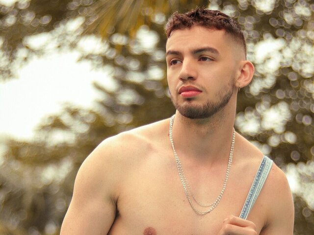 MichaelMagno Amateur Masturbating