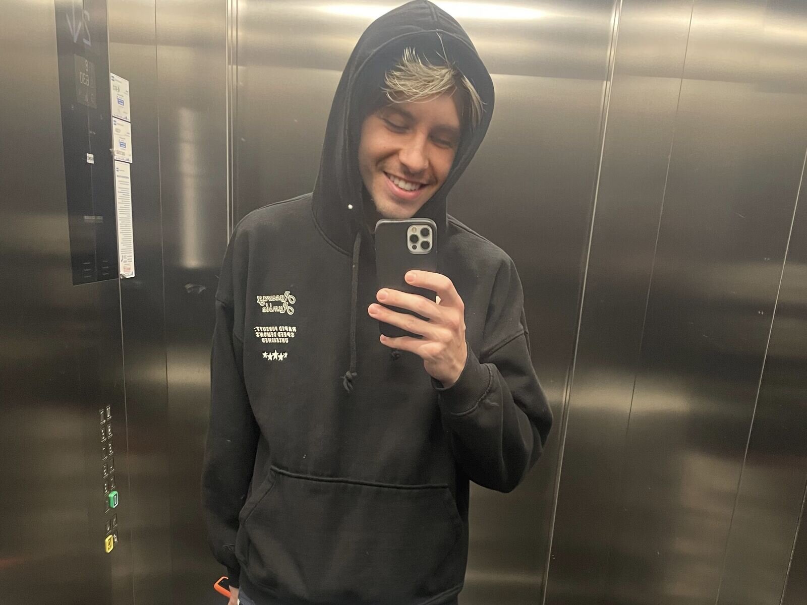 PabloBond Amateur Masturbating